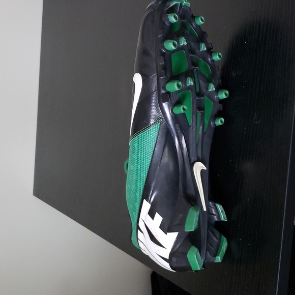 nike vapor pro low TD football size 10.5.  Pre-owned.green&black. Good condition - Picture 3 of 5